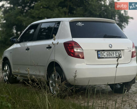Білий Шкода Фабія, об'ємом двигуна 1.2 л та пробігом 200 тис. км за 5600 $, фото 6 на Automoto.ua