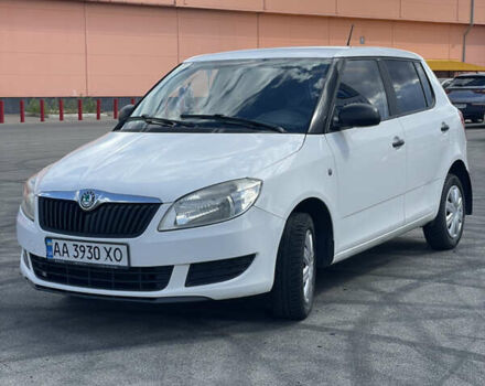 Белый Шкода Фабия, объемом двигателя 1.39 л и пробегом 242 тыс. км за 3850 $, фото 3 на Automoto.ua