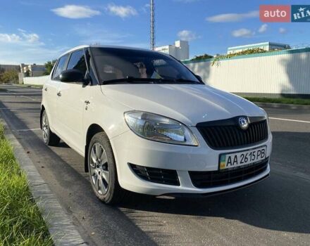 Белый Шкода Фабия, объемом двигателя 1.2 л и пробегом 112 тыс. км за 6400 $, фото 5 на Automoto.ua