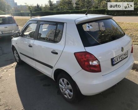 Белый Шкода Фабия, объемом двигателя 1.2 л и пробегом 25 тыс. км за 6200 $, фото 4 на Automoto.ua