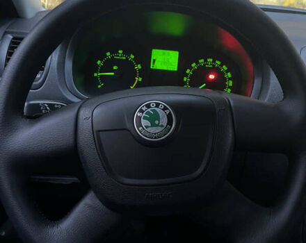 Белый Шкода Фабия, объемом двигателя 1.2 л и пробегом 240 тыс. км за 5000 $, фото 2 на Automoto.ua