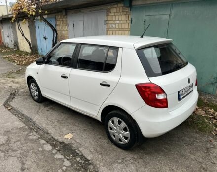 Белый Шкода Фабия, объемом двигателя 1.2 л и пробегом 240 тыс. км за 5000 $, фото 1 на Automoto.ua