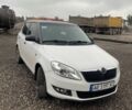 Белый Шкода Фабия, объемом двигателя 1.6 л и пробегом 2 тыс. км за 4850 $, фото 1 на Automoto.ua