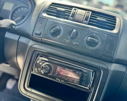 Белый Шкода Фабия, объемом двигателя 1.4 л и пробегом 190 тыс. км за 4950 $, фото 8 на Automoto.ua