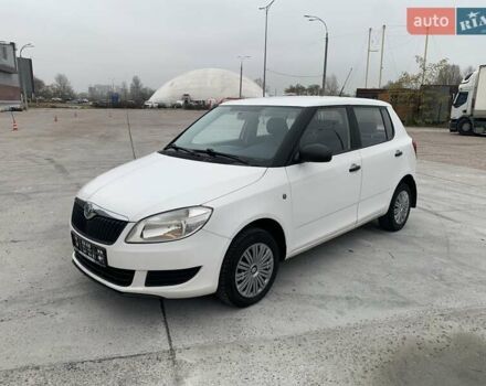 Белый Шкода Фабия, объемом двигателя 1.39 л и пробегом 230 тыс. км за 3698 $, фото 30 на Automoto.ua