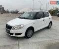 Белый Шкода Фабия, объемом двигателя 1.39 л и пробегом 230 тыс. км за 3698 $, фото 2 на Automoto.ua