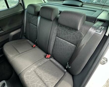 Шкода Фабия 2011 в Буче на Automoto.ua Белый Шкода Фабия, объемом двигателя 1.2 л и пробегом 156 тыс. км за 6300 $, фото 18 на Automoto.ua