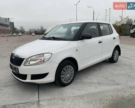 Белый Шкода Фабия, объемом двигателя 1.39 л и пробегом 230 тыс. км за 3698 $, фото 64 на Automoto.ua