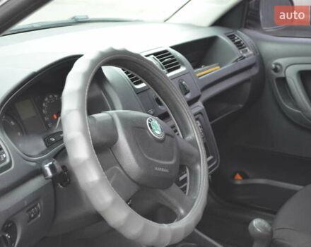 Белый Шкода Фабия, объемом двигателя 1.39 л и пробегом 188 тыс. км за 4999 $, фото 8 на Automoto.ua