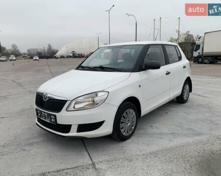 Белый Шкода Фабия, объемом двигателя 1.39 л и пробегом 230 тыс. км за 3698 $, фото 66 на Automoto.ua