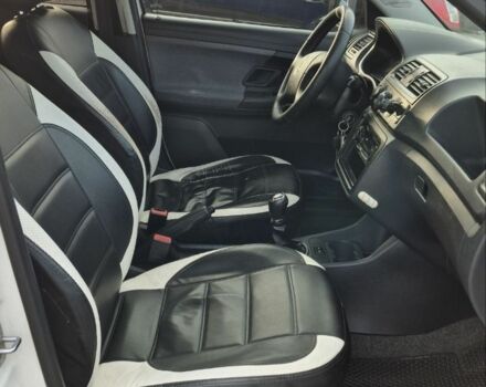 Білий Шкода Фабія, об'ємом двигуна 0 л та пробігом 240 тис. км за 3999 $, фото 13 на Automoto.ua