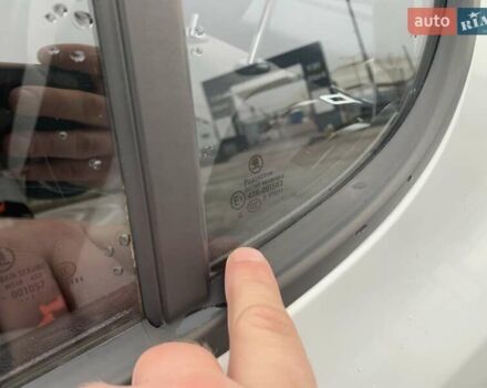 Белый Шкода Фабия, объемом двигателя 1.39 л и пробегом 230 тыс. км за 3698 $, фото 46 на Automoto.ua