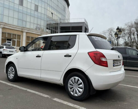 Шкода Фабия 2011 в Одессе на Automoto.ua Белый Шкода Фабия, объемом двигателя 1.4 л и пробегом 363 тыс. км за 4900 $, фото 3 на Automoto.ua