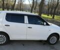 Белый Шкода Фабия, объемом двигателя 1.2 л и пробегом 330 тыс. км за 4500 $, фото 1 на Automoto.ua
