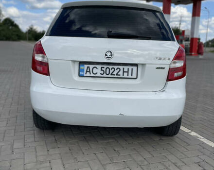 Белый Шкода Фабия, объемом двигателя 1.39 л и пробегом 240 тыс. км за 4900 $, фото 2 на Automoto.ua
