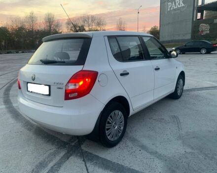 Белый Шкода Фабия, объемом двигателя 1.4 л и пробегом 229 тыс. км за 3799 $, фото 8 на Automoto.ua