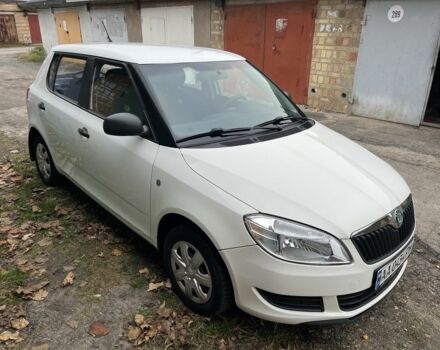 Белый Шкода Фабия, объемом двигателя 1.2 л и пробегом 240 тыс. км за 5000 $, фото 2 на Automoto.ua