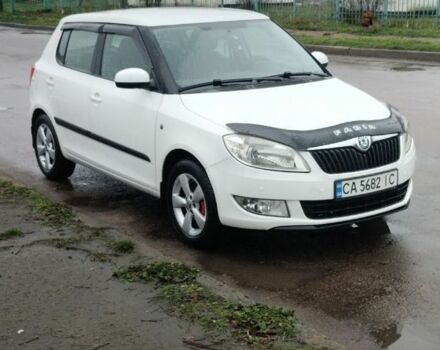 Білий Шкода Фабія, об'ємом двигуна 1.4 л та пробігом 200 тис. км за 5500 $, фото 2 на Automoto.ua