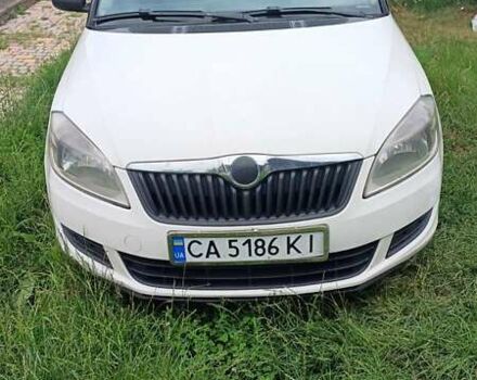 Белый Шкода Фабия, объемом двигателя 1.6 л и пробегом 260 тыс. км за 5700 $, фото 12 на Automoto.ua