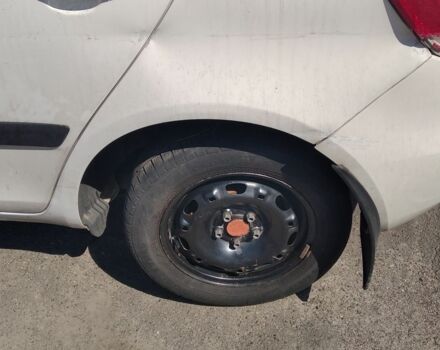 Білий Шкода Фабія, об'ємом двигуна 1.2 л та пробігом 263 тис. км за 3200 $, фото 4 на Automoto.ua