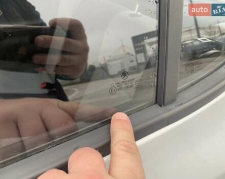 Белый Шкода Фабия, объемом двигателя 1.39 л и пробегом 230 тыс. км за 3698 $, фото 45 на Automoto.ua