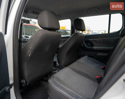 Білий Шкода Фабія, об'ємом двигуна 1.39 л та пробігом 286 тис. км за 4500 $, фото 19 на Automoto.ua