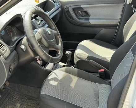 Білий Шкода Фабія, об'ємом двигуна 1.2 л та пробігом 173 тис. км за 4740 $, фото 7 на Automoto.ua