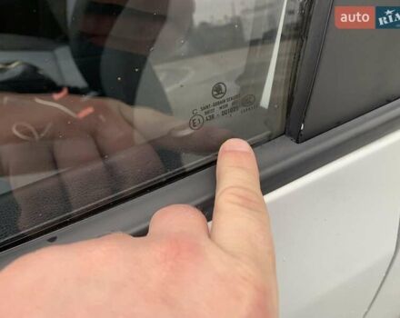 Белый Шкода Фабия, объемом двигателя 1.39 л и пробегом 230 тыс. км за 3698 $, фото 44 на Automoto.ua