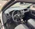 Белый Шкода Фабия, объемом двигателя 1.4 л и пробегом 330 тыс. км за 4000 $, фото 6 на Automoto.ua