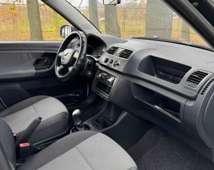 Белый Шкода Фабия, объемом двигателя 1.4 л и пробегом 283 тыс. км за 4700 $, фото 6 на Automoto.ua