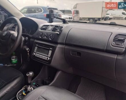 Белый Шкода Фабия, объемом двигателя 1.4 л и пробегом 359 тыс. км за 5600 $, фото 6 на Automoto.ua