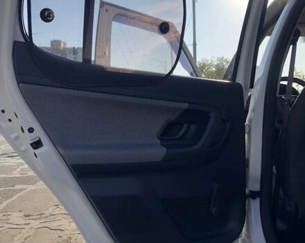 Белый Шкода Фабия, объемом двигателя 1.2 л и пробегом 25 тыс. км за 6200 $, фото 14 на Automoto.ua