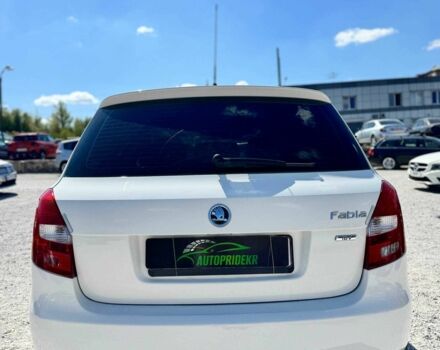 Белый Шкода Фабия, объемом двигателя 1.4 л и пробегом 190 тыс. км за 4950 $, фото 3 на Automoto.ua