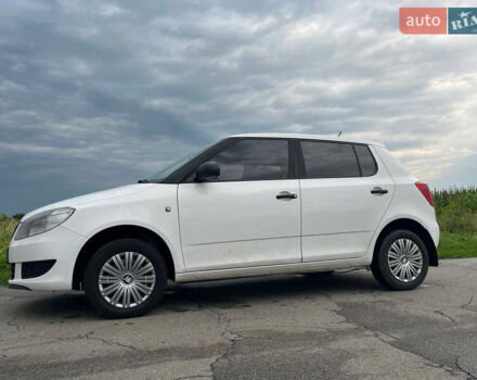 Белый Шкода Фабия, объемом двигателя 1.39 л и пробегом 220 тыс. км за 4850 $, фото 15 на Automoto.ua