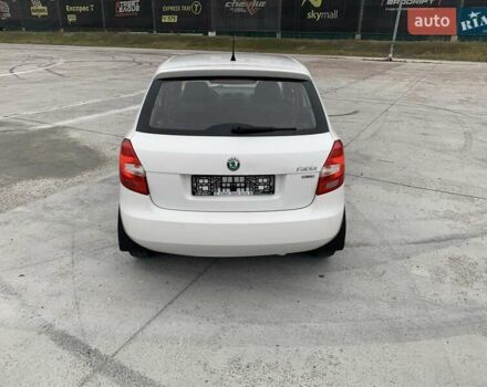 Белый Шкода Фабия, объемом двигателя 1.39 л и пробегом 230 тыс. км за 3698 $, фото 26 на Automoto.ua