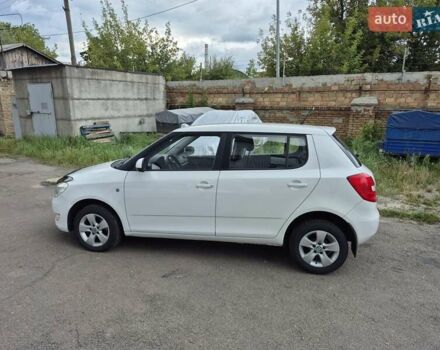 Белый Шкода Фабия, объемом двигателя 1.6 л и пробегом 218 тыс. км за 7000 $, фото 2 на Automoto.ua
