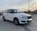 Белый Шкода Фабия, объемом двигателя 1.4 л и пробегом 229 тыс. км за 3799 $, фото 2 на Automoto.ua
