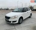 Белый Шкода Фабия, объемом двигателя 1.39 л и пробегом 180 тыс. км за 4000 $, фото 1 на Automoto.ua