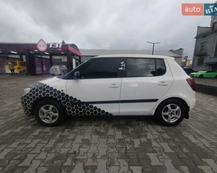 Белый Шкода Фабия, объемом двигателя 1.4 л и пробегом 359 тыс. км за 5600 $, фото 17 на Automoto.ua