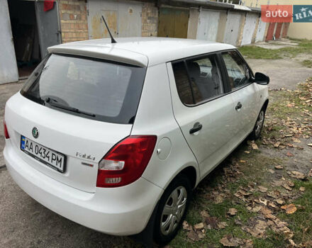 Белый Шкода Фабия, объемом двигателя 1.2 л и пробегом 240 тыс. км за 5000 $, фото 6 на Automoto.ua