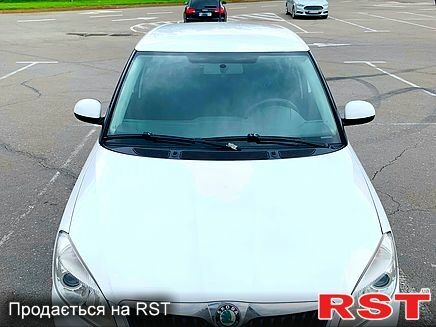 Білий Шкода Фабія, об'ємом двигуна 1.2 л та пробігом 287 тис. км за 4900 $, фото 6 на Automoto.ua