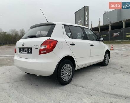 Белый Шкода Фабия, объемом двигателя 1.39 л и пробегом 230 тыс. км за 3698 $, фото 25 на Automoto.ua