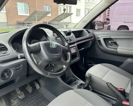 Білий Шкода Фабія, об'ємом двигуна 1.2 л та пробігом 230 тис. км за 4800 $, фото 3 на Automoto.ua