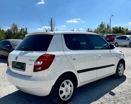 Белый Шкода Фабия, объемом двигателя 1.4 л и пробегом 190 тыс. км за 4950 $, фото 2 на Automoto.ua