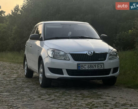 Білий Шкода Фабія, об'ємом двигуна 1.2 л та пробігом 200 тис. км за 5600 $, фото 1 на Automoto.ua