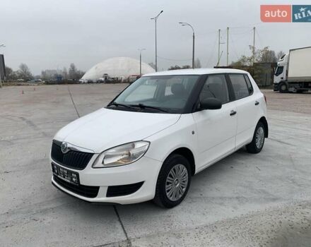 Белый Шкода Фабия, объемом двигателя 1.39 л и пробегом 230 тыс. км за 3698 $, фото 60 на Automoto.ua