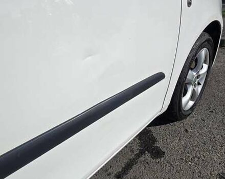 Белый Шкода Фабия, объемом двигателя 1.2 л и пробегом 102 тыс. км за 4700 $, фото 9 на Automoto.ua