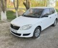 Белый Шкода Фабия, объемом двигателя 1.4 л и пробегом 205 тыс. км за 4400 $, фото 1 на Automoto.ua