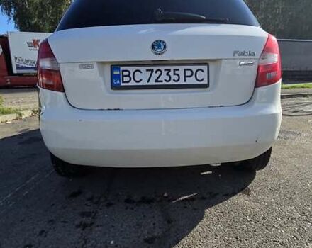 Белый Шкода Фабия, объемом двигателя 1.2 л и пробегом 102 тыс. км за 4700 $, фото 7 на Automoto.ua