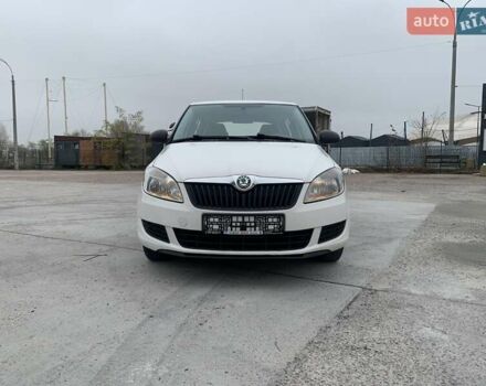 Белый Шкода Фабия, объемом двигателя 1.39 л и пробегом 230 тыс. км за 3698 $, фото 63 на Automoto.ua